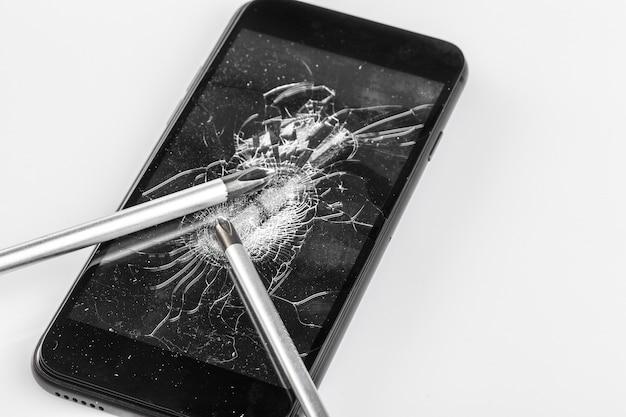 Can You Fix A Cracked Screen With Super Glue 