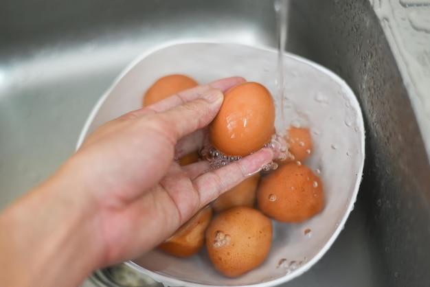 Can You Pour Eggs Down The Sink 