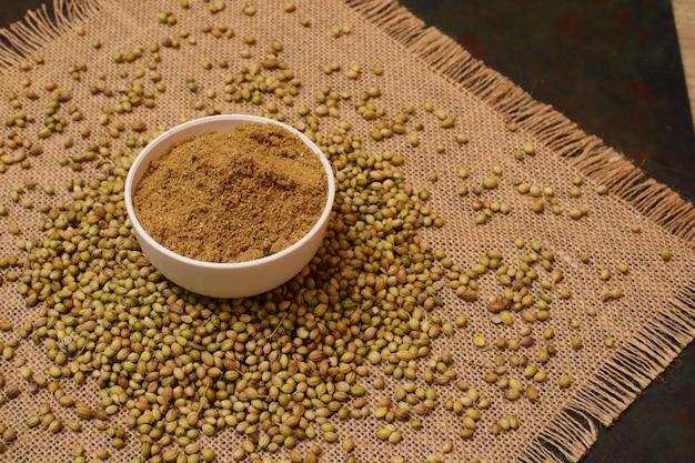  How To Crush Coriander Seeds 