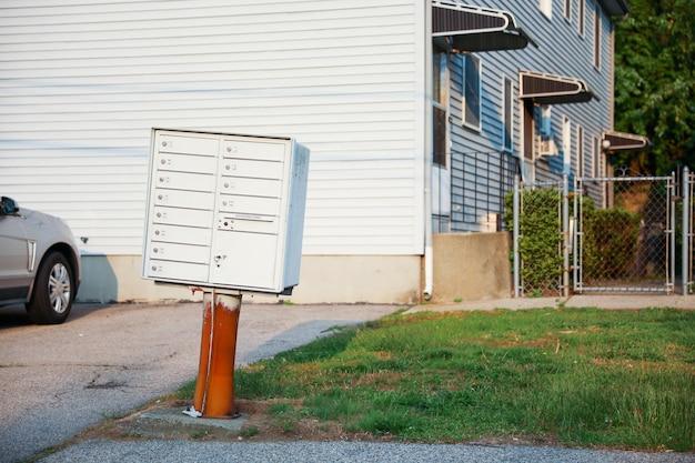  How To Install Mailbox Post On Sidewalk 