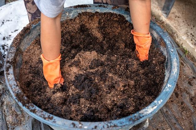 How To Till Compost Into Soil 