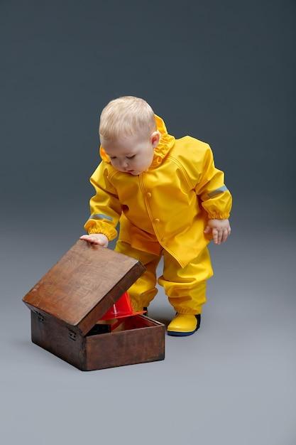 How Do You Waterproof A Wooden Box 