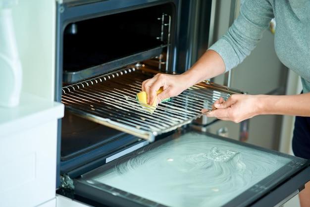 Is It Safe To Use The Oven After Using Oven Cleaner 