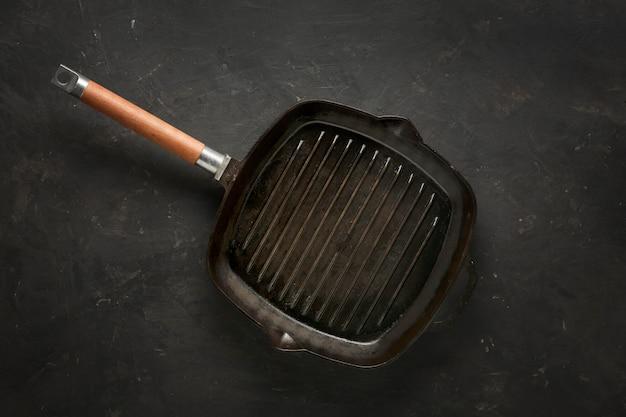 Is Scratched Enamel Cookware Safe 