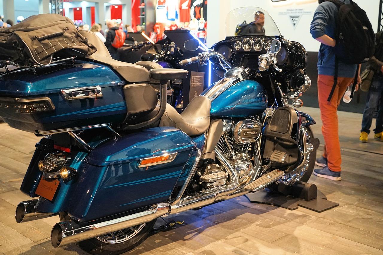 What is the difference between a Harley Davidson Ultra Classic and a ultra limited? 